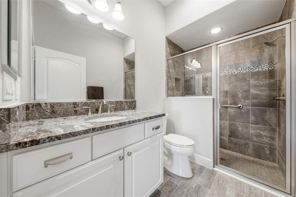 En Venta: $729,000 (3 camas, 2 baños, 2103 Pies cuadrados)