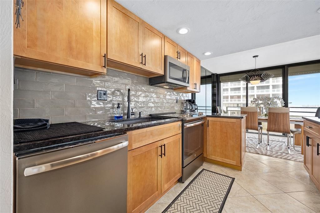 For Sale: $540,000 (2 beds, 2 baths, 1360 Square Feet)