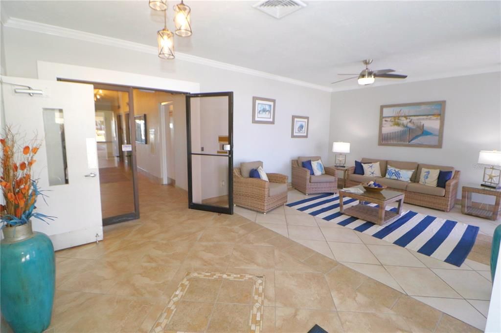 For Sale: $540,000 (2 beds, 2 baths, 1360 Square Feet)