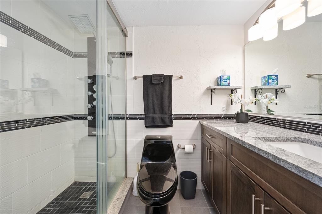 For Sale: $540,000 (2 beds, 2 baths, 1360 Square Feet)