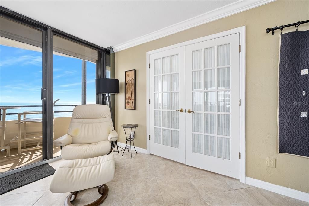 For Sale: $540,000 (2 beds, 2 baths, 1360 Square Feet)