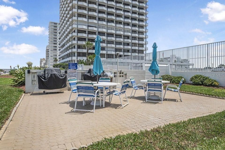 For Sale: $540,000 (2 beds, 2 baths, 1360 Square Feet)