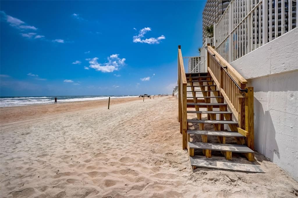 For Sale: $540,000 (2 beds, 2 baths, 1360 Square Feet)