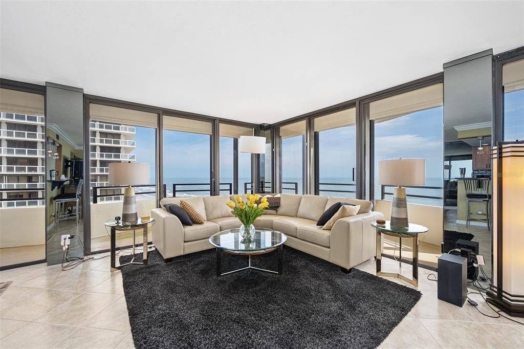 For Sale: $540,000 (2 beds, 2 baths, 1360 Square Feet)