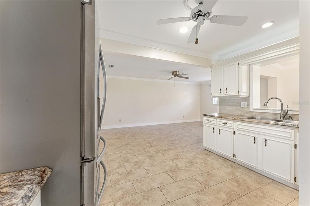 Active With Contract: $169,900 (2 beds, 2 baths, 1571 Square Feet)