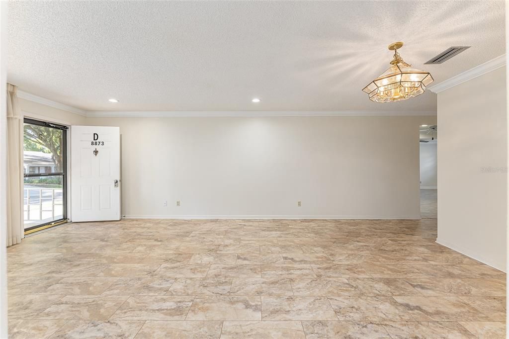 Active With Contract: $169,900 (2 beds, 2 baths, 1571 Square Feet)