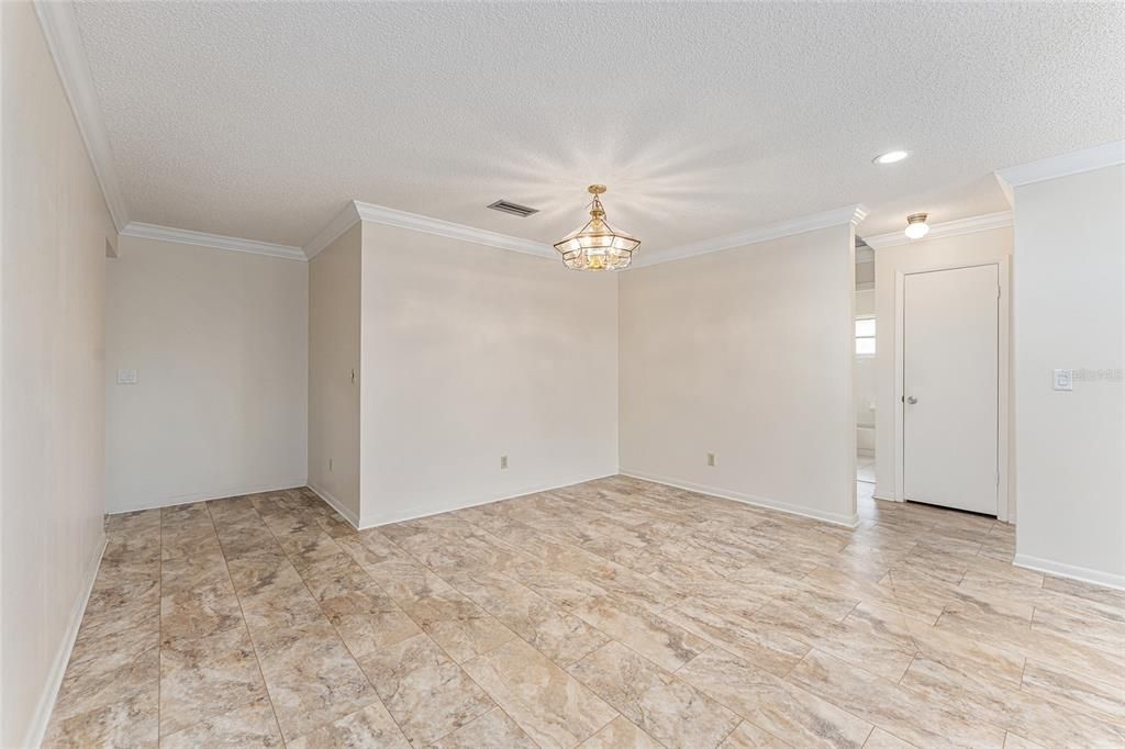 Active With Contract: $169,900 (2 beds, 2 baths, 1571 Square Feet)