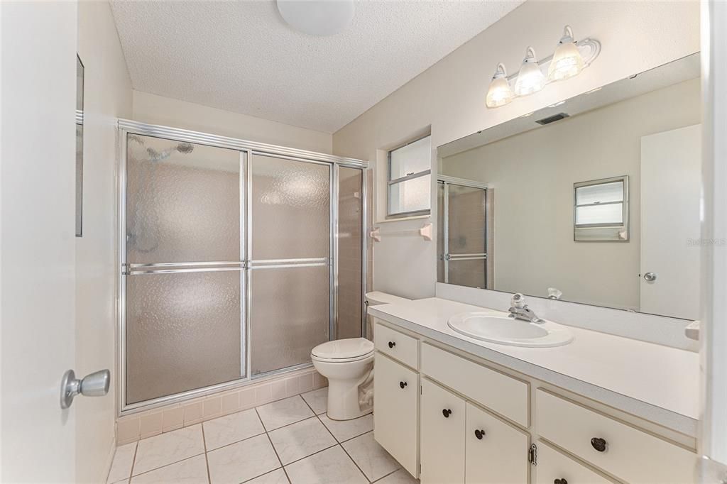 Active With Contract: $169,900 (2 beds, 2 baths, 1571 Square Feet)