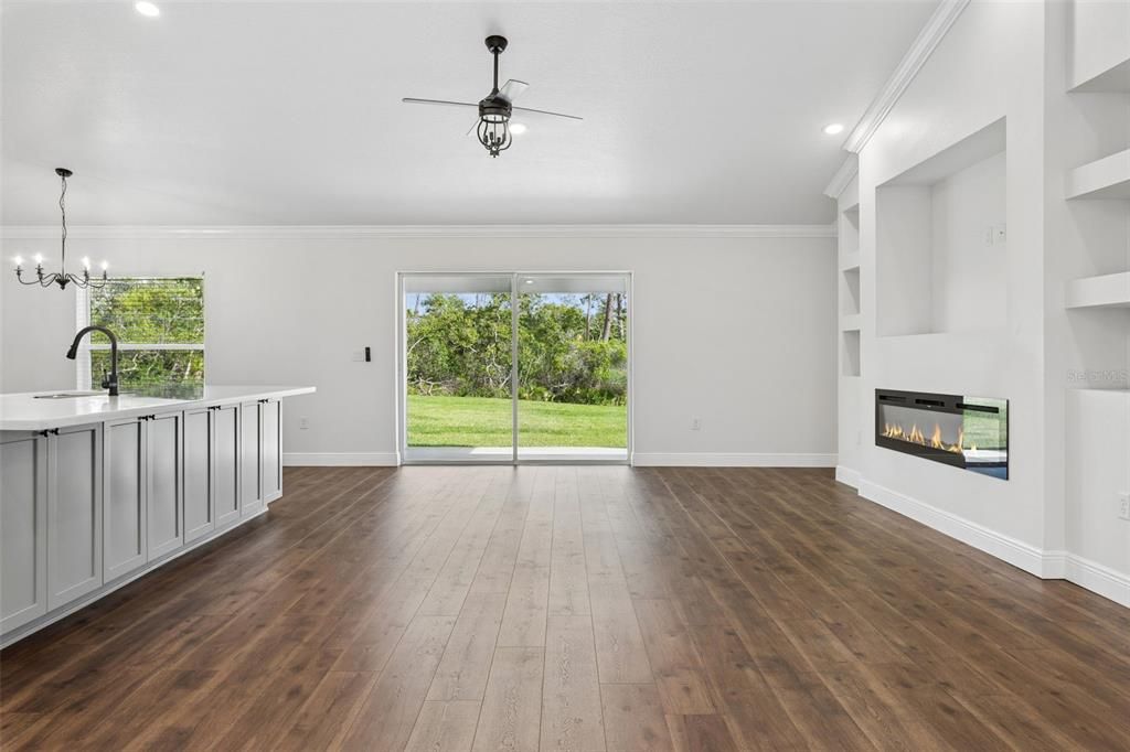 En Venta: $399,000 (4 camas, 2 baños, 1868 Pies cuadrados)