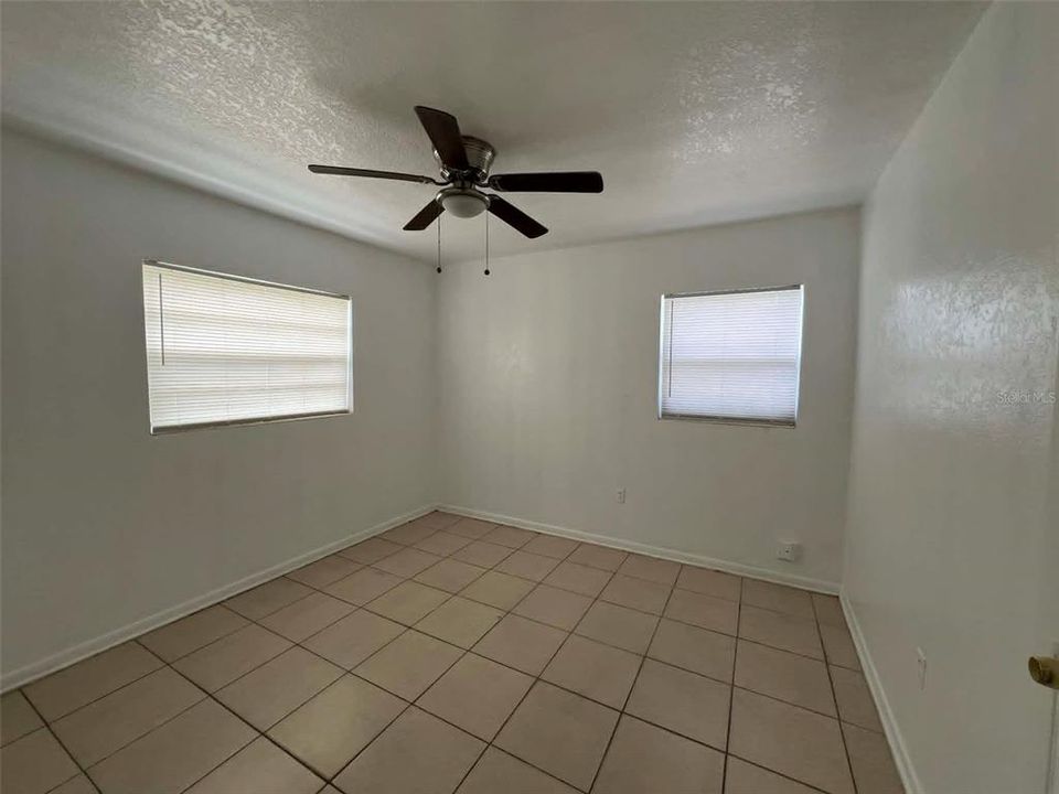 Active With Contract: $2,000 (4 beds, 2 baths, 1281 Square Feet)