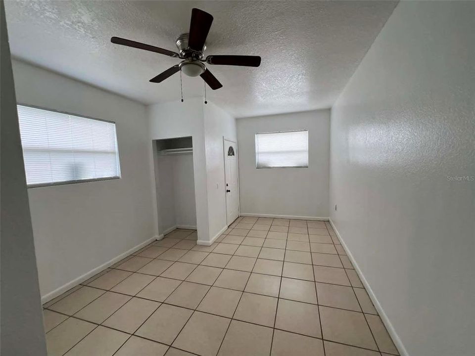 Active With Contract: $2,000 (4 beds, 2 baths, 1281 Square Feet)