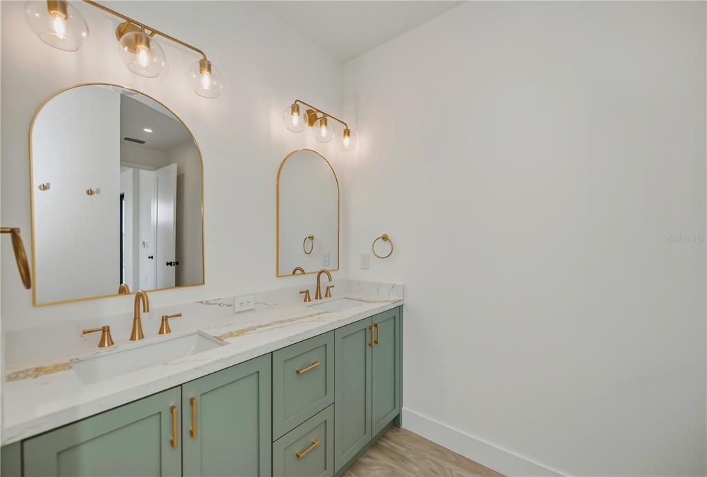 For Sale: $675,000 (3 beds, 2 baths, 2118 Square Feet)
