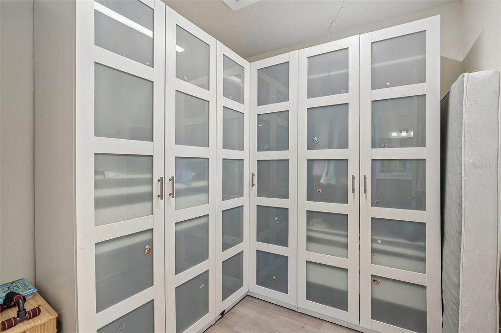 На продажу: $850,000 (5 спален, 5 ванн, 4650 Квадратных фут)