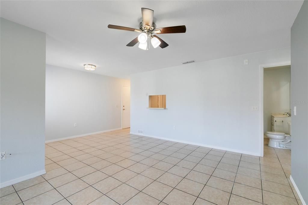 For Rent: $1,425 (2 beds, 2 baths, 955 Square Feet)