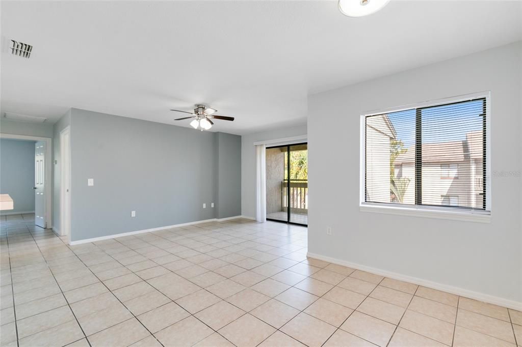 For Rent: $1,425 (2 beds, 2 baths, 955 Square Feet)