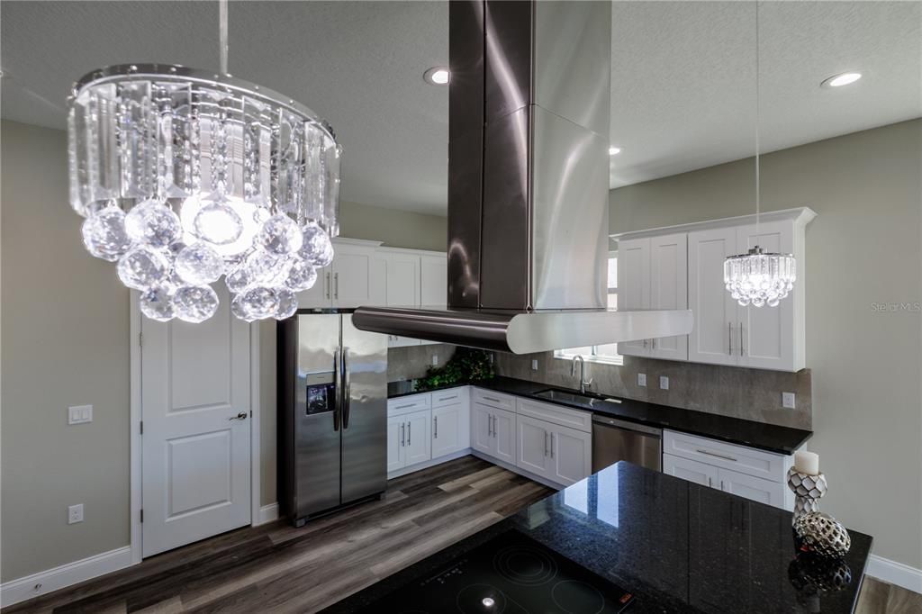 Activo con contrato: $689,000 (3 camas, 2 baños, 2195 Pies cuadrados)