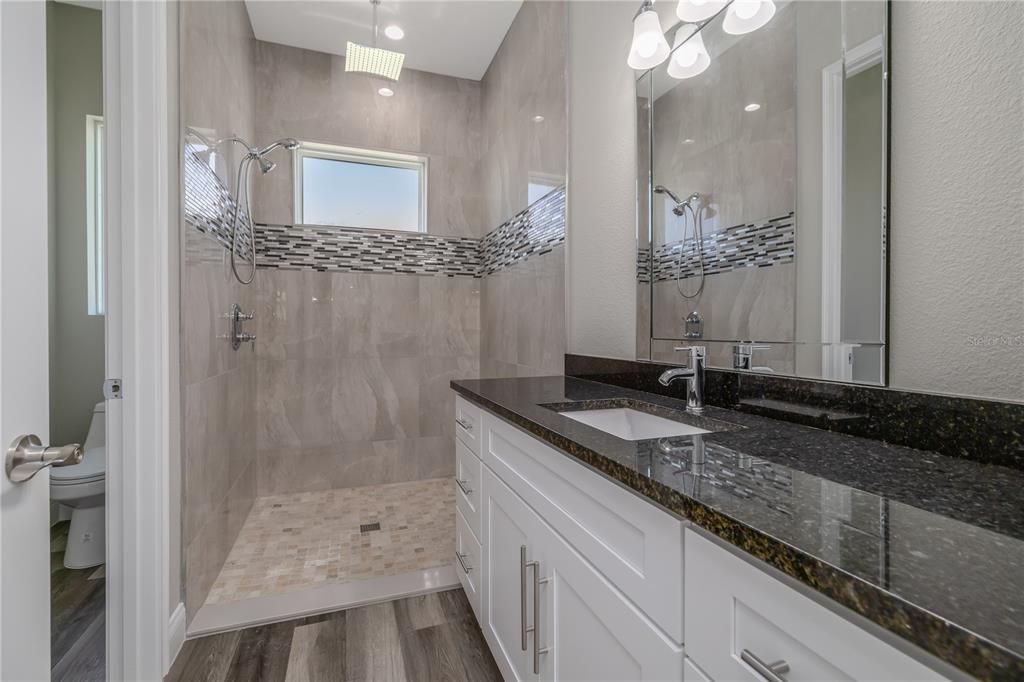 Activo con contrato: $689,000 (3 camas, 2 baños, 2195 Pies cuadrados)