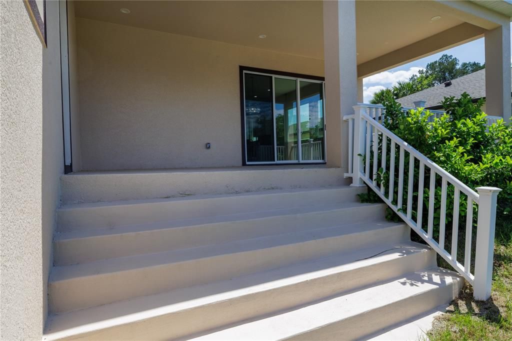 Activo con contrato: $689,000 (3 camas, 2 baños, 2195 Pies cuadrados)