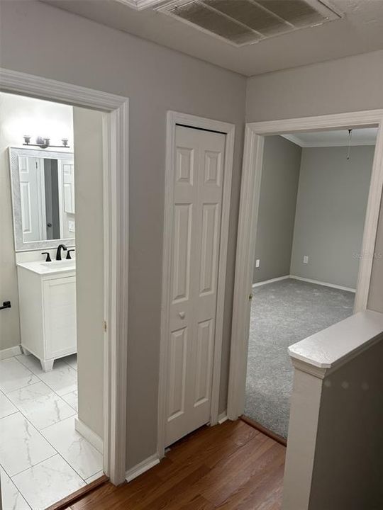 For Rent: $1,700 (2 beds, 1 baths, 882 Square Feet)