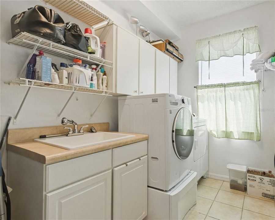 Active With Contract: $450,000 (4 beds, 2 baths, 2523 Square Feet)