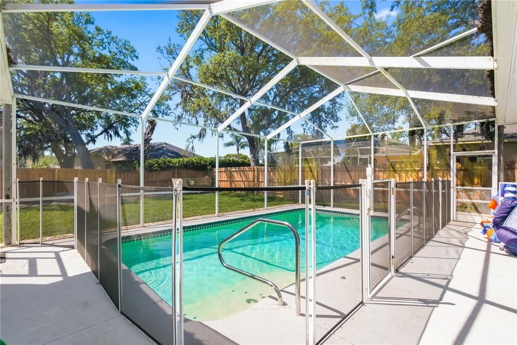 Active With Contract: $450,000 (4 beds, 2 baths, 2523 Square Feet)