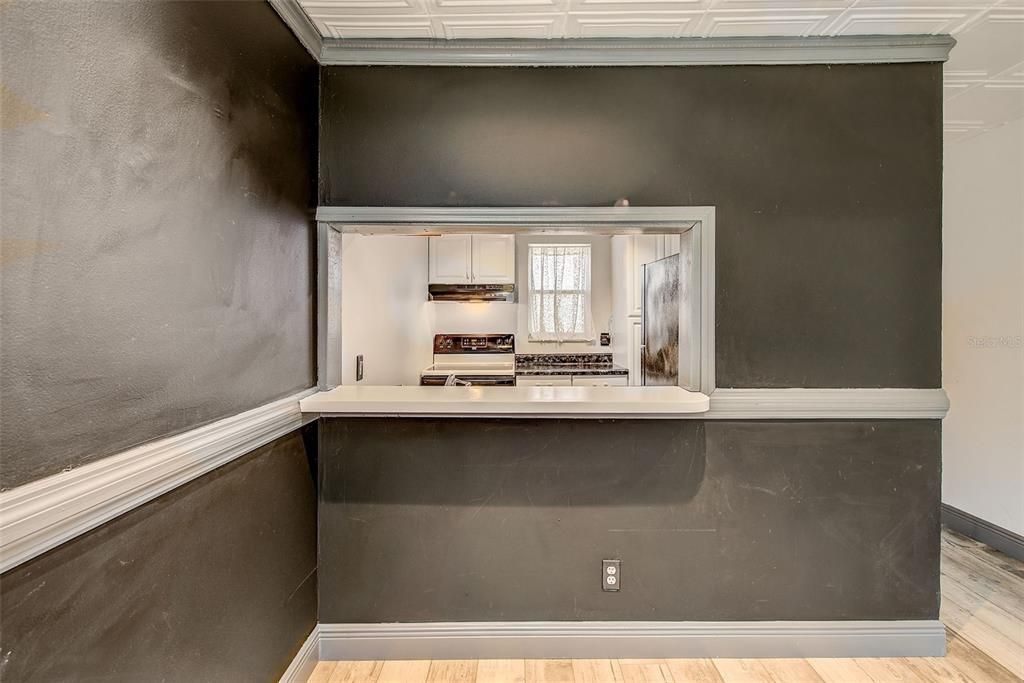For Sale: $89,000 (1 beds, 1 baths, 543 Square Feet)