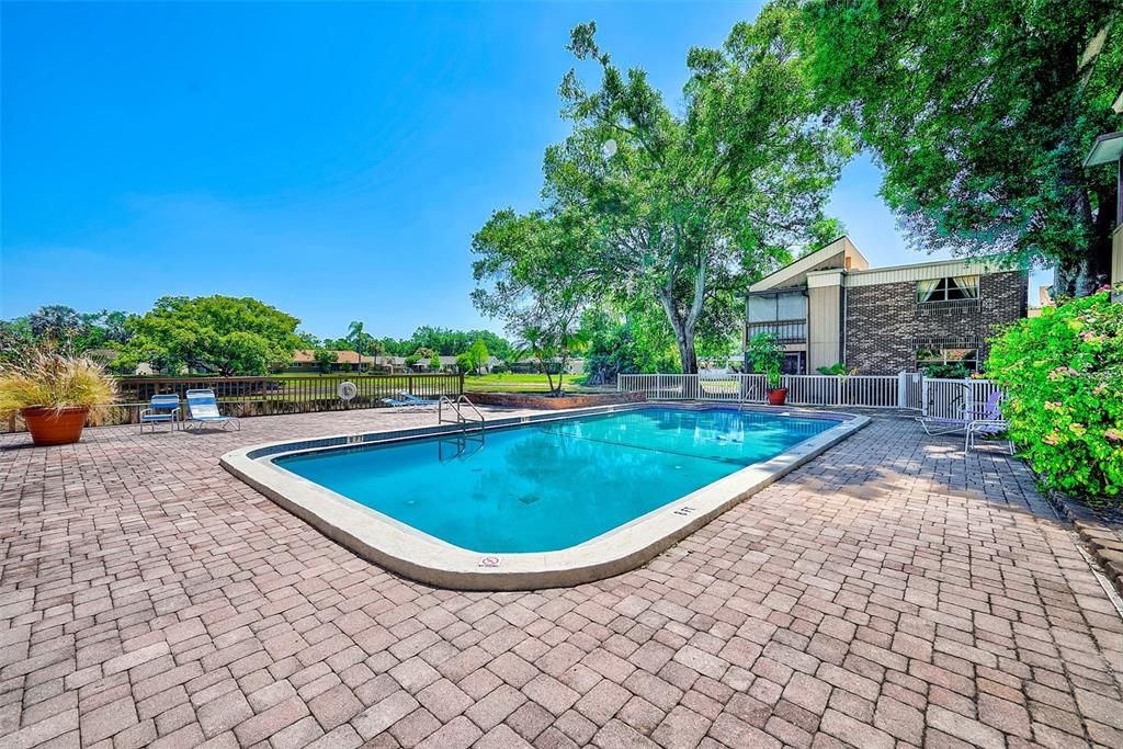 For Sale: $89,000 (1 beds, 1 baths, 543 Square Feet)