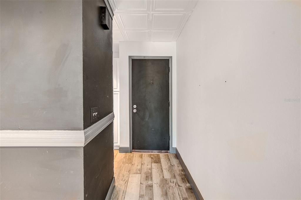 For Sale: $89,000 (1 beds, 1 baths, 543 Square Feet)