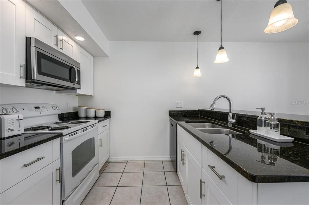 En Venta: $259,000 (2 camas, 2 baños, 1295 Pies cuadrados)