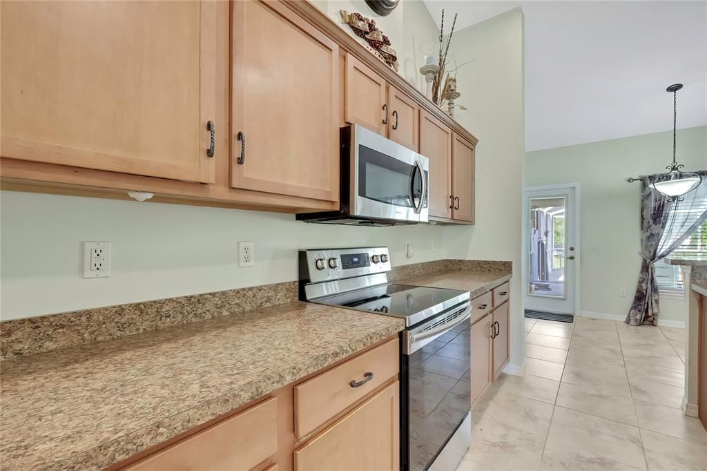 For Sale: $399,900 (3 beds, 2 baths, 1963 Square Feet)