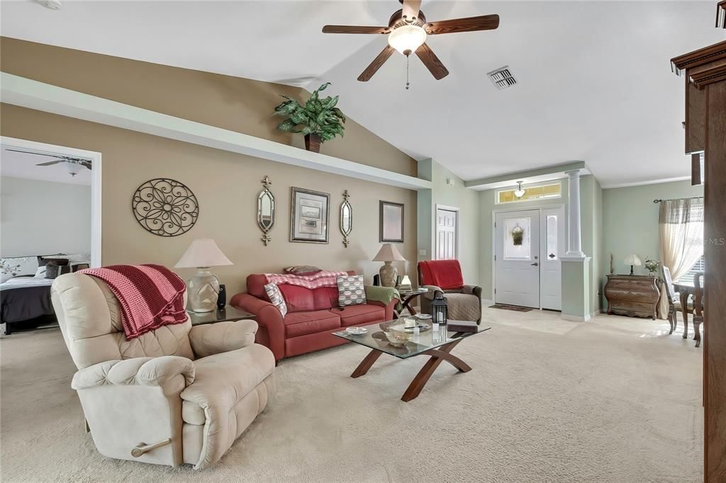 For Sale: $399,900 (3 beds, 2 baths, 1963 Square Feet)