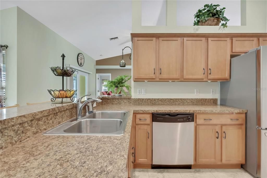 For Sale: $399,900 (3 beds, 2 baths, 1963 Square Feet)
