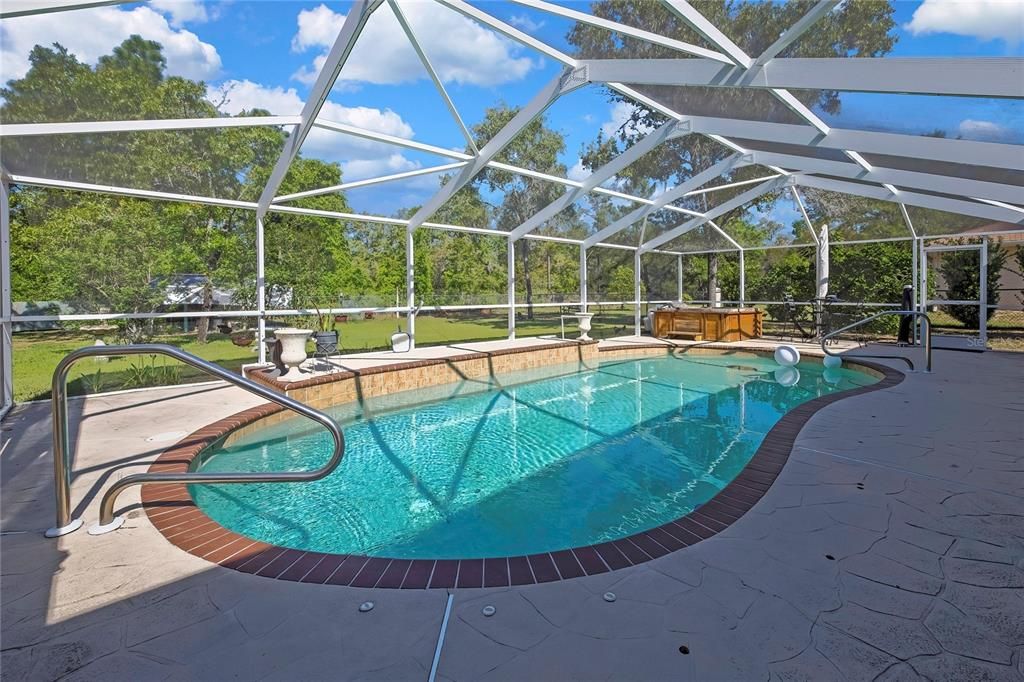 For Sale: $399,900 (3 beds, 2 baths, 1963 Square Feet)
