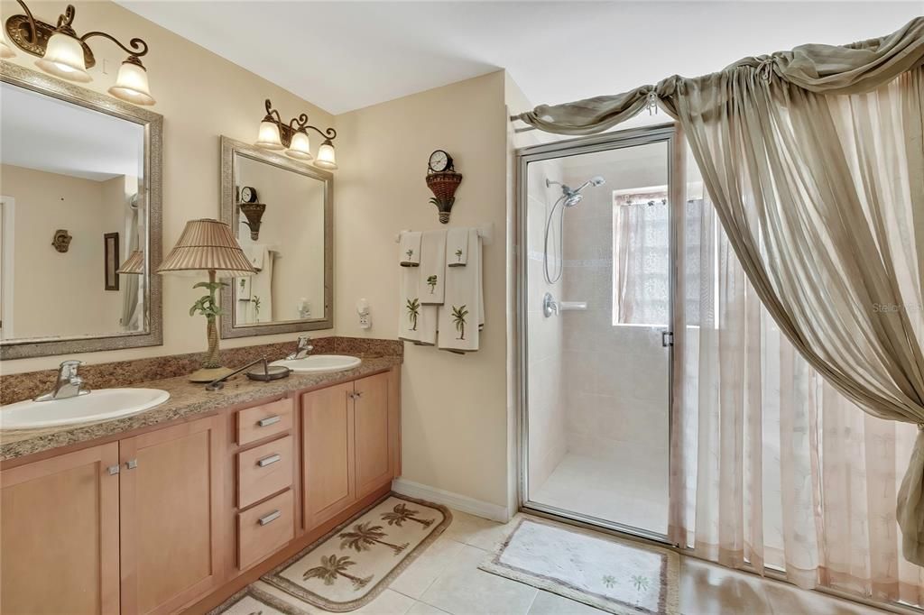 For Sale: $399,900 (3 beds, 2 baths, 1963 Square Feet)