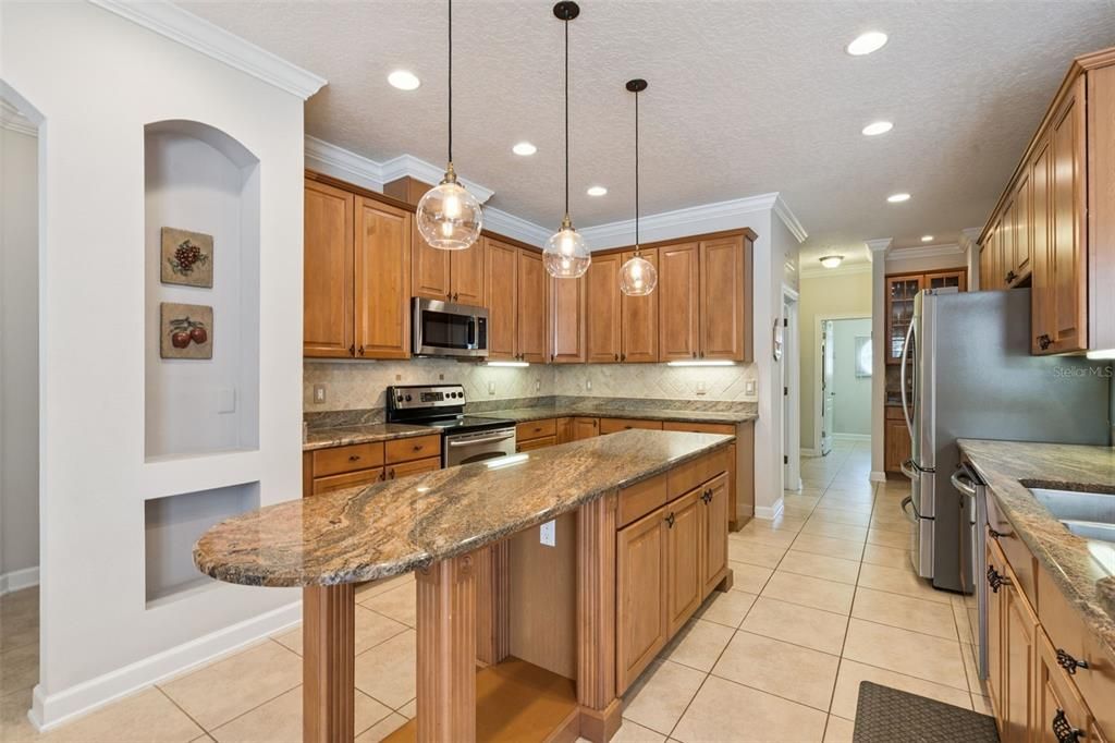 Active With Contract: $869,990 (5 beds, 3 baths, 3519 Square Feet)