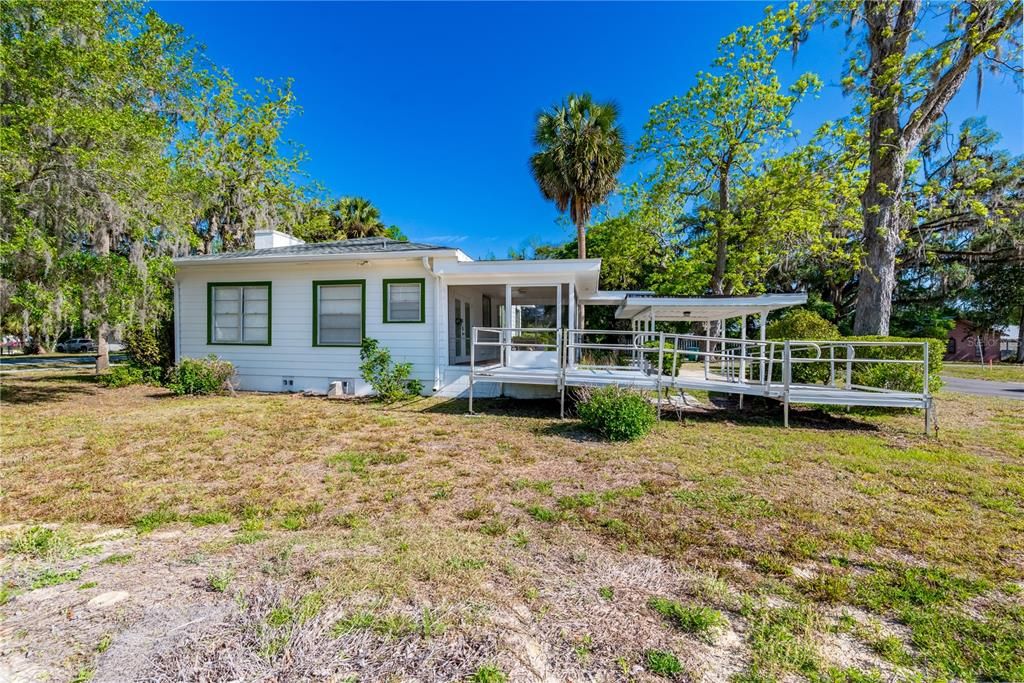 Active With Contract: $232,000 (2 beds, 2 baths, 1194 Square Feet)