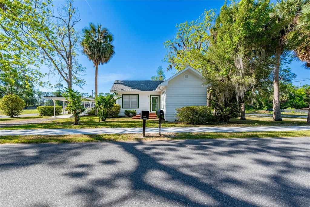 Active With Contract: $232,000 (2 beds, 2 baths, 1194 Square Feet)