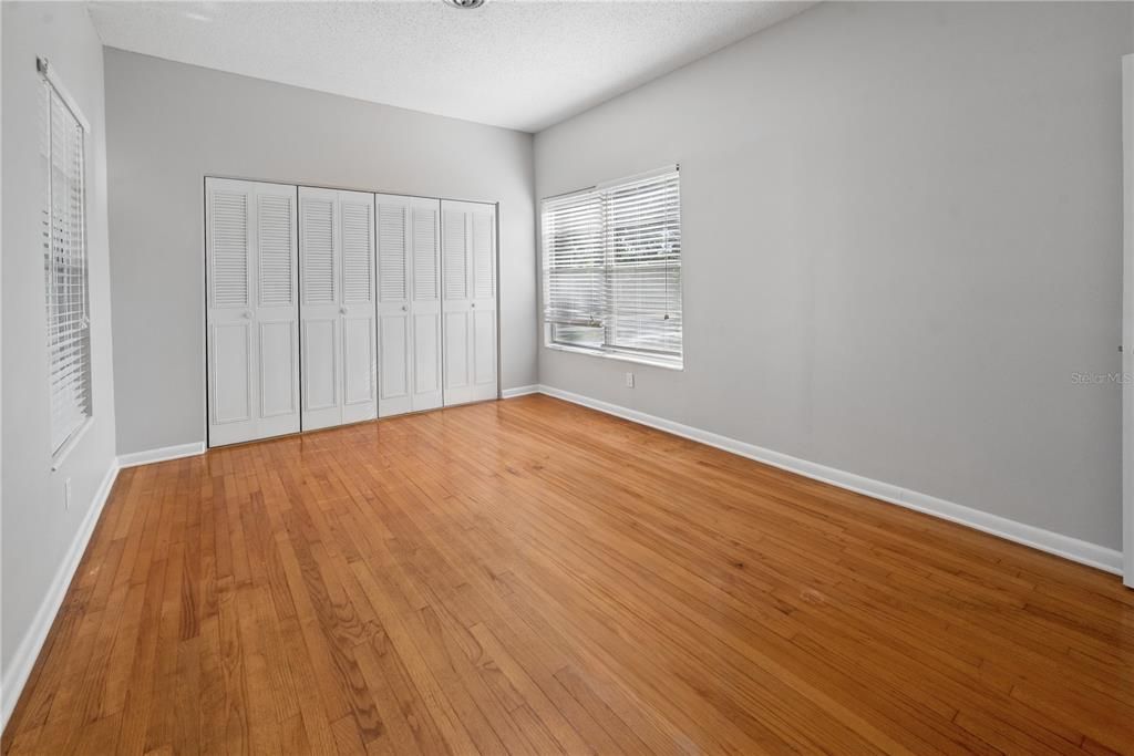 Active With Contract: $232,000 (2 beds, 2 baths, 1194 Square Feet)