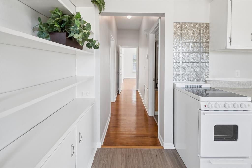 Active With Contract: $232,000 (2 beds, 2 baths, 1194 Square Feet)