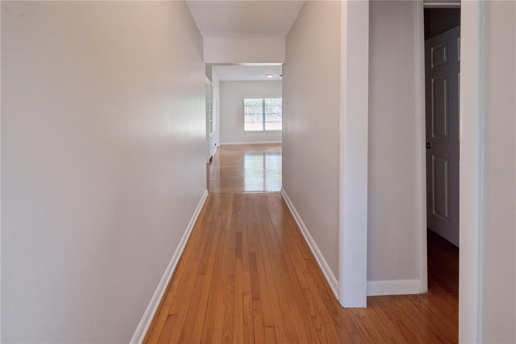 Active With Contract: $232,000 (2 beds, 2 baths, 1194 Square Feet)