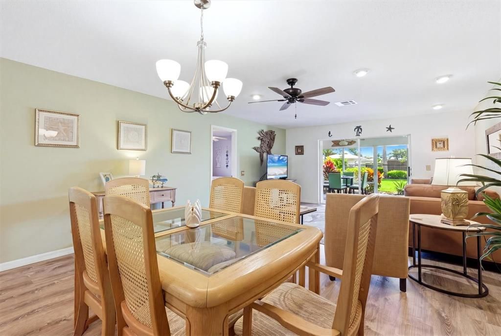 En Venta: $249,900 (2 camas, 2 baños, 1416 Pies cuadrados)