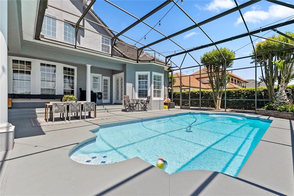For Sale: $2,500,000 (6 beds, 4 baths, 4482 Square Feet)