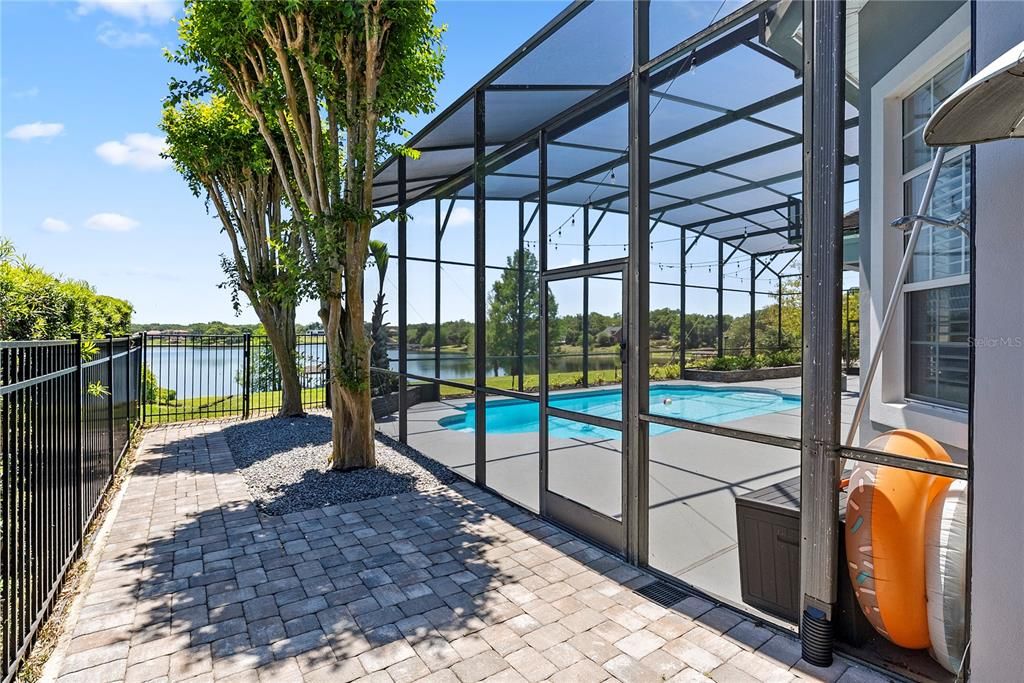 For Sale: $2,500,000 (6 beds, 4 baths, 4482 Square Feet)