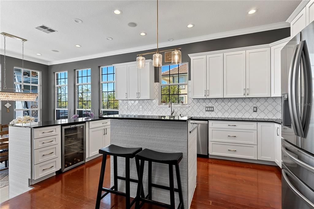 For Sale: $2,500,000 (6 beds, 4 baths, 4482 Square Feet)
