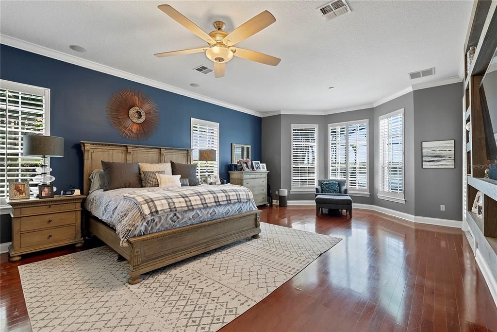 For Sale: $2,500,000 (6 beds, 4 baths, 4482 Square Feet)