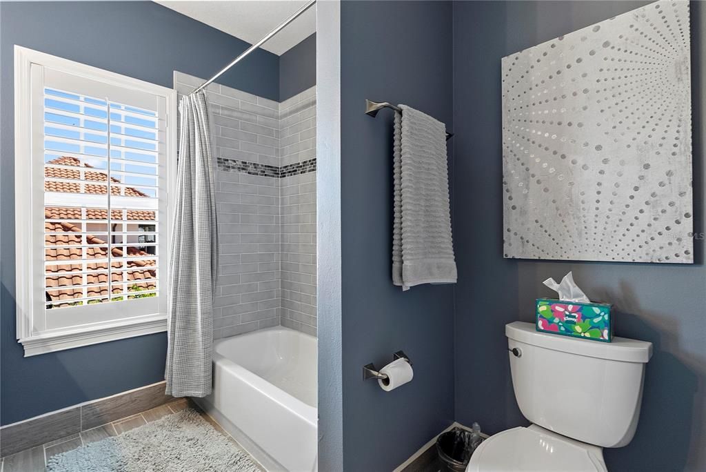 For Sale: $2,500,000 (6 beds, 4 baths, 4482 Square Feet)