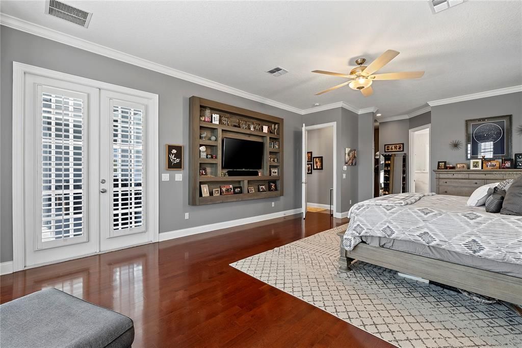 For Sale: $2,500,000 (6 beds, 4 baths, 4482 Square Feet)