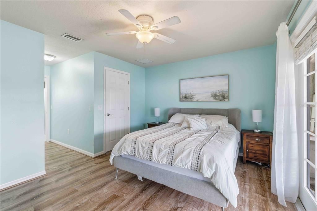 Active With Contract: $649,900 (4 beds, 3 baths, 2698 Square Feet)