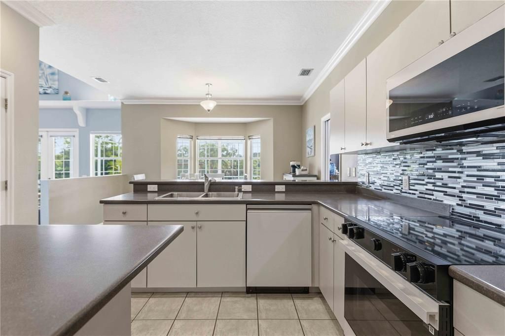 Active With Contract: $649,900 (4 beds, 3 baths, 2698 Square Feet)