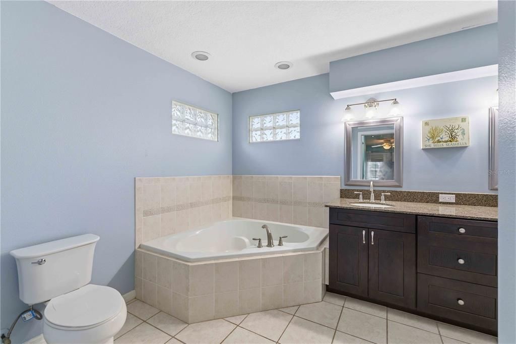 Active With Contract: $649,900 (4 beds, 3 baths, 2698 Square Feet)
